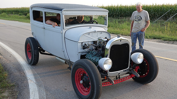 0818_28_sedan_2465