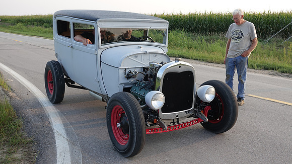 0818_28_sedan_2464